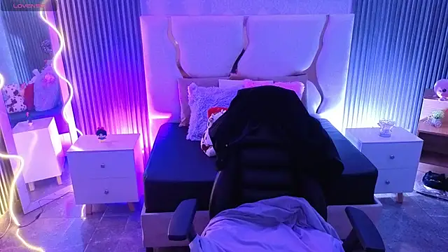 Ixchel tay online show from 04/15/26, 03:24