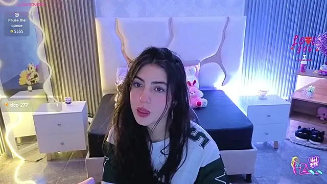 Ixchel tay online show from 05/17/26, 03:37