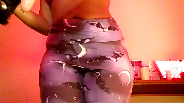 Snapshot of bellacagyal chatting on 11/07/25, 04:34 bellacagyal online show from 11/07/25, 04:34