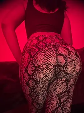 Snapshot of bellacagyal chatting on 11/11/25, 04:45 bellacagyal online show from 11/11/25, 04:45