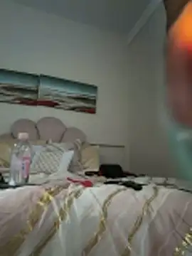 Snapshot of bellacagyal chatting on 06/06/26, 06:01 bellacagyal online show from 06/06/26, 06:01