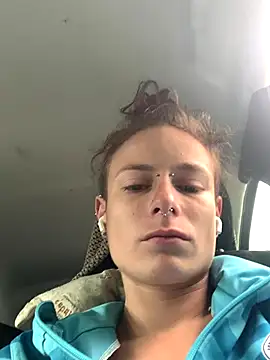 GoldenPussy1329 online show from 10/19/25, 11:00