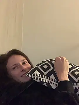 GoldenPussy1329 online show from 11/18/25, 09:08