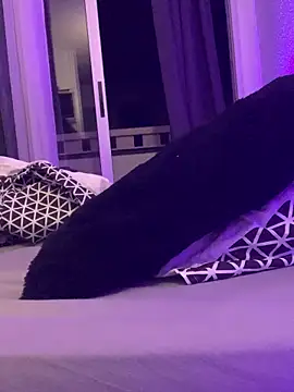 GoldenPussy1329 online show from 11/23/25, 10:20