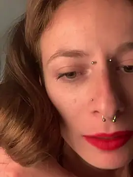 GoldenPussy1329 online show from 04/03/26, 12:08