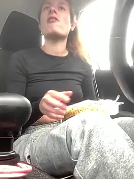 GoldenPussy1329 online show from 04/28/26, 01:16