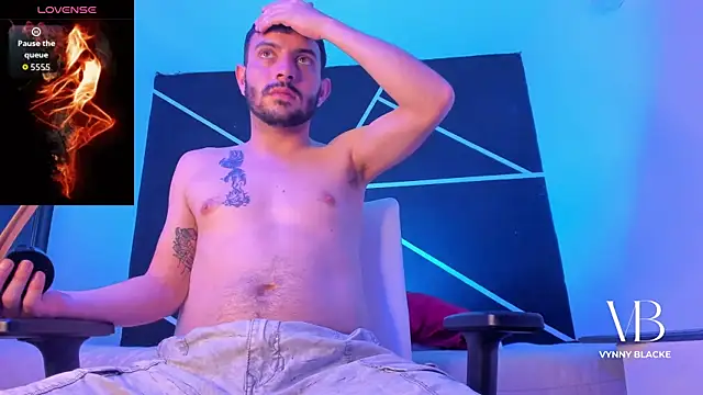 Snapshot of VynnyBlacke_ chatting on 12/16/25, 08:47 VynnyBlacke online show from 12/16/25, 08:47