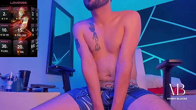 Snapshot of VynnyBlacke_ chatting on 12/21/25, 09:27 VynnyBlacke online show from 12/21/25, 09:27