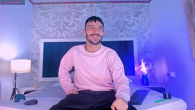 Snapshot of VynnyBlacke_ chatting on 01/14/26, 03:12 VynnyBlacke online show from 01/14/26, 03:12