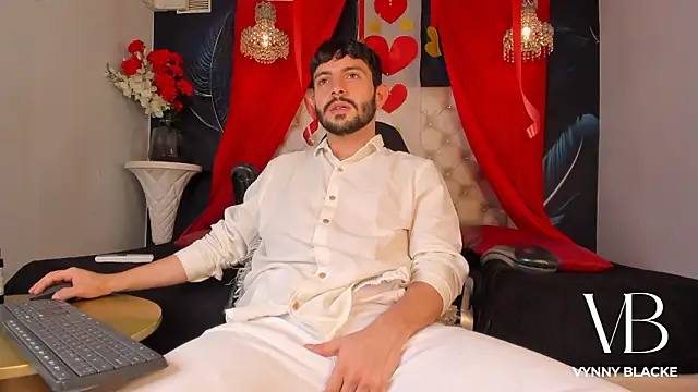 Snapshot of VynnyBlacke_ chatting on 02/15/26, 07:51 VynnyBlacke online show from 02/15/26, 07:51