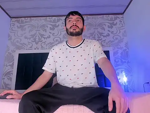 Snapshot of VynnyBlacke_ chatting on 02/19/26, 05:14 VynnyBlacke online show from 02/19/26, 05:14