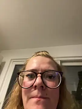 Curvyveri93 online show from 10/10/25, 08:19