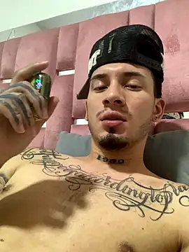 Snapshot of Golden_prince_ chatting on 09/28/25, 02:28 Golden prince online show from 09/28/25, 02:28