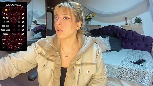 sophialyh 1 online show from 10/09/25, 12:47