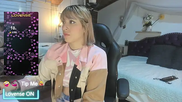 sophialyh 1 online show from 02/25/26, 12:37