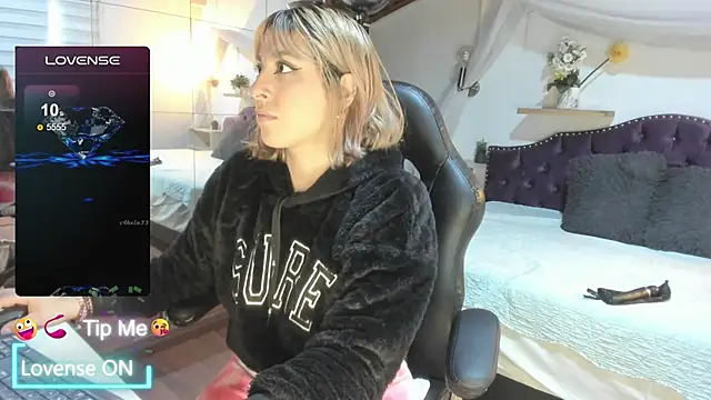 sophialyh 1 online show from 02/27/26, 01:00