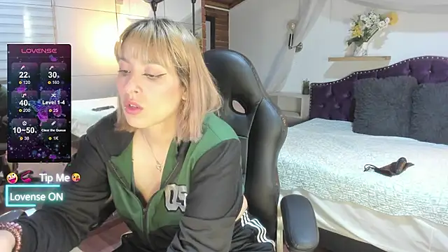 Snapshot of sophialyh_1 chatting on 03/06/26, 01:07 sophialyh 1 online show from 03/06/26, 01:07