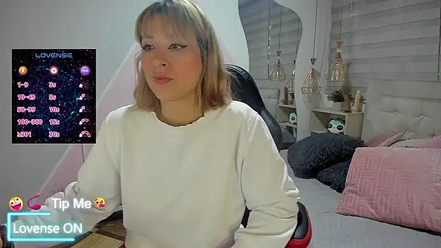 Snapshot of sophialyh_1 chatting on 03/19/26, 01:04 sophialyh 1 online show from 03/19/26, 01:04