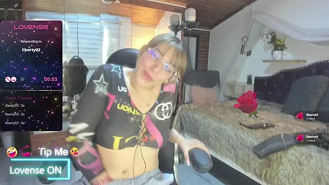 Snapshot of sophialyh_1 chatting on 04/17/26, 01:14 sophialyh 1 online show from 04/17/26, 01:14