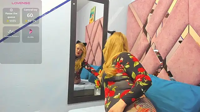 AliceCat 01 online show from 10/15/25, 12:00