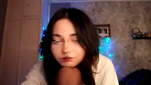 Beeping Creature online show from 10/18/25, 04:41