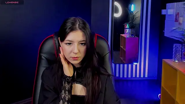 Snapshot of Azaliya_Haze chatting on 10/12/25, 10:25 Azaliya Haze online show from 10/12/25, 10:25