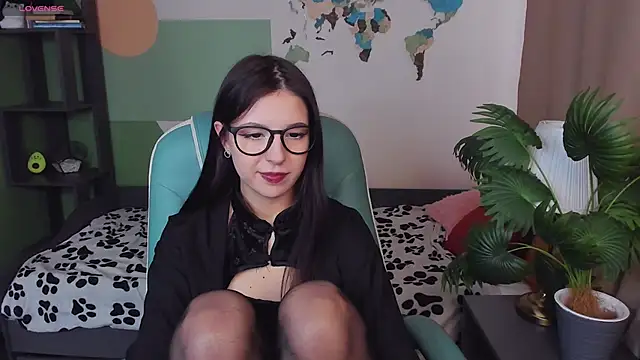 Snapshot of Azaliya_Haze chatting on 11/14/25, 10:25 Azaliya Haze online show from 11/14/25, 10:25