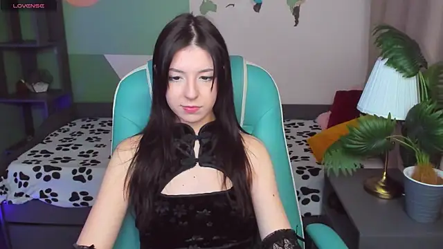 Snapshot of Azaliya_Haze chatting on 11/21/25, 08:18 Azaliya Haze online show from 11/21/25, 08:18