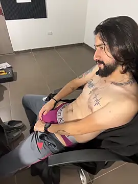 Snapshot of maximusdominus26 chatting on 03/10/26, 05:34 maximusdominus26 online show from 03/10/26, 05:34