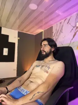 Snapshot of maximusdominus26 chatting on 04/24/26, 11:18 maximusdominus26 online show from 04/24/26, 11:18