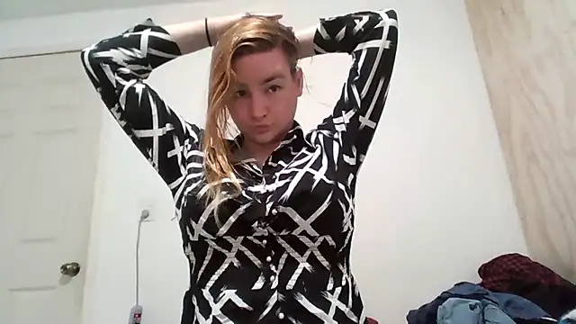 Snapshot of vagimosa chatting on 10/15/25, 09:20 vagimosa online show from 10/15/25, 09:20