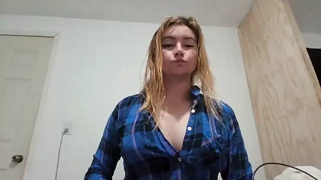 Snapshot of vagimosa chatting on 10/24/25, 07:27 vagimosa online show from 10/24/25, 07:27