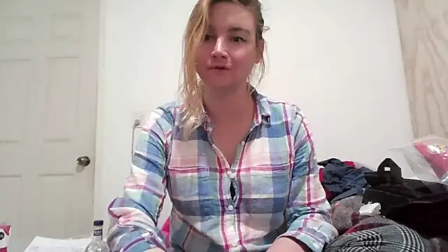 Snapshot of vagimosa chatting on 11/01/25, 04:14 vagimosa online show from 11/01/25, 04:14