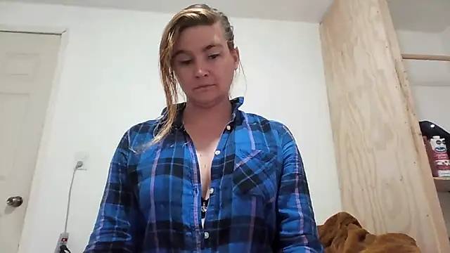 Snapshot of vagimosa chatting on 11/05/25, 03:28 vagimosa online show from 11/05/25, 03:28