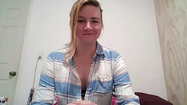 Snapshot of vagimosa chatting on 11/06/25, 03:29 vagimosa online show from 11/06/25, 03:29