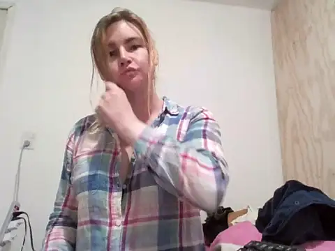 Snapshot of vagimosa chatting on 11/07/25, 03:06 vagimosa online show from 11/07/25, 03:06