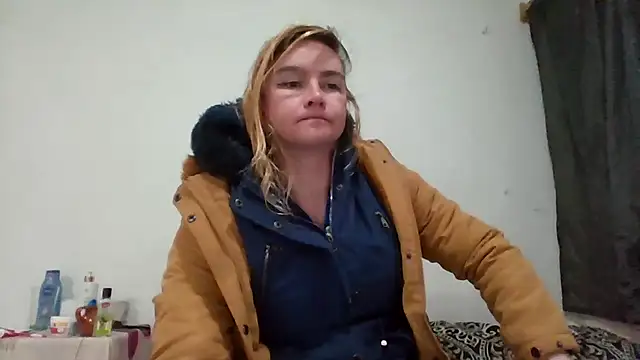 Snapshot of vagimosa chatting on 11/12/25, 05:08 vagimosa online show from 11/12/25, 05:08