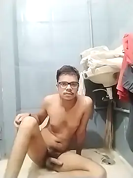 Snapshot of sexybobby13 chatting on 10/06/25, 08:45 sexybobby13 online show from 10/06/25, 08:45