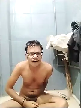 Snapshot of sexybobby13 chatting on 10/11/25, 08:46 sexybobby13 online show from 10/11/25, 08:46