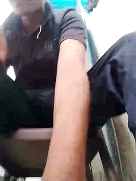 sexybobby13 online show from 10/13/25, 09:09