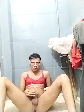 Snapshot of sexybobby13 chatting on 10/16/25, 08:48 sexybobby13 online show from 10/16/25, 08:48