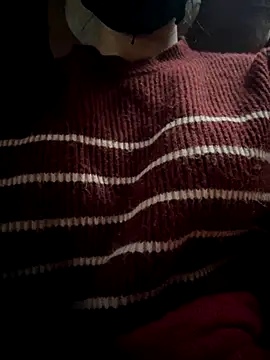 Snapshot of Miubeeeee chatting on 11/12/25, 05:30 Miubeeeee online show from 11/12/25, 05:30