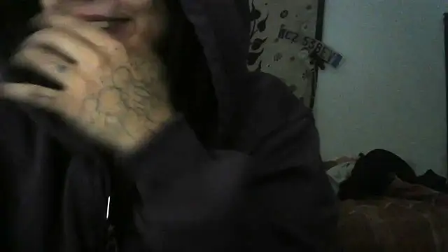 cutiefeet00 online show from 10/08/25, 12:30