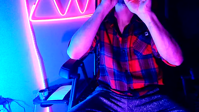 highinhtxx online show from 11/26/25, 06:36