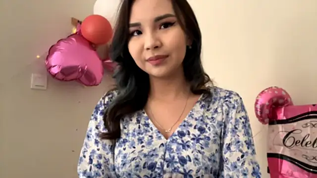 Snapshot of CarollFalick chatting on 10/11/25, 11:03 CarollFalick online show from 10/11/25, 11:03