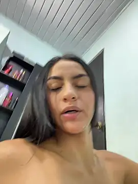 Snapshot of miluwatson chatting on 07/12/26, 04:14 miluwatson online show from 07/12/26, 04:14