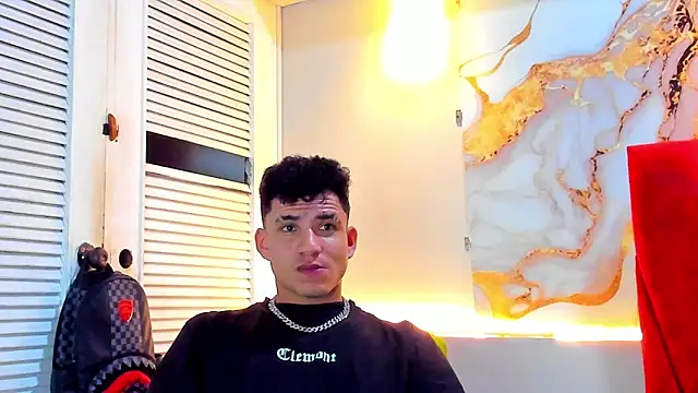 Snapshot of daniscot chatting on 11/24/25, 03:50 daniscot online show from 11/24/25, 03:50