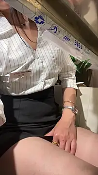 Snapshot of Gina999 chatting on 04/18/26, 02:37 Gina999 online show from 04/18/26, 02:37