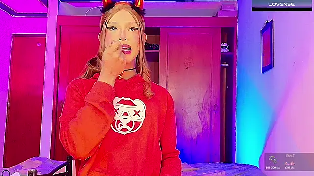 Snapshot of GIRLS_OFFICIALL__ chatting on 10/23/25, 04:45 GIRLS OFFICIALL online show from 10/23/25, 04:45