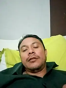 Ricuss9 online show from 10/05/25, 03:27